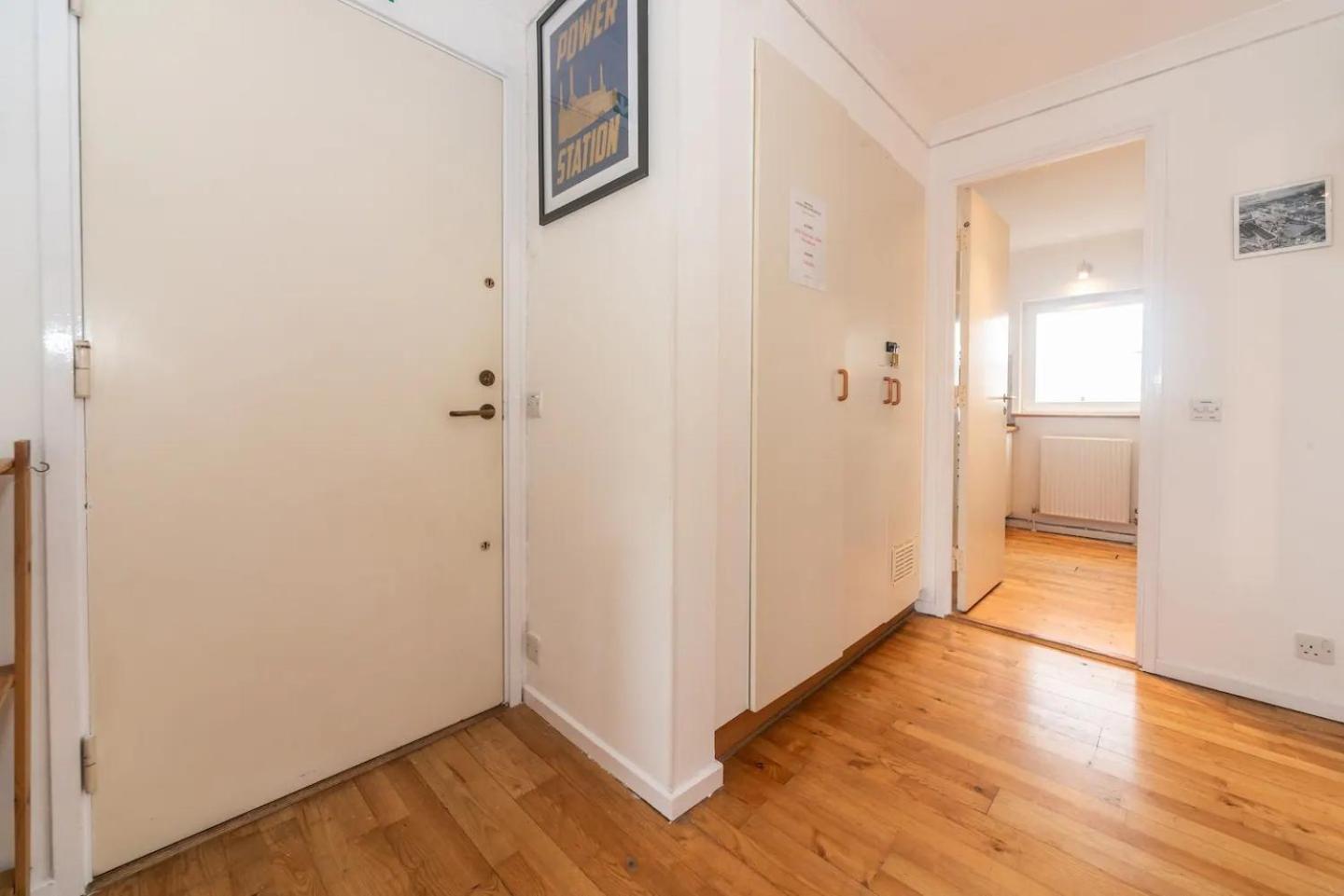 Sunny Maisonette With Views Over Canary Wharf, * Лондон