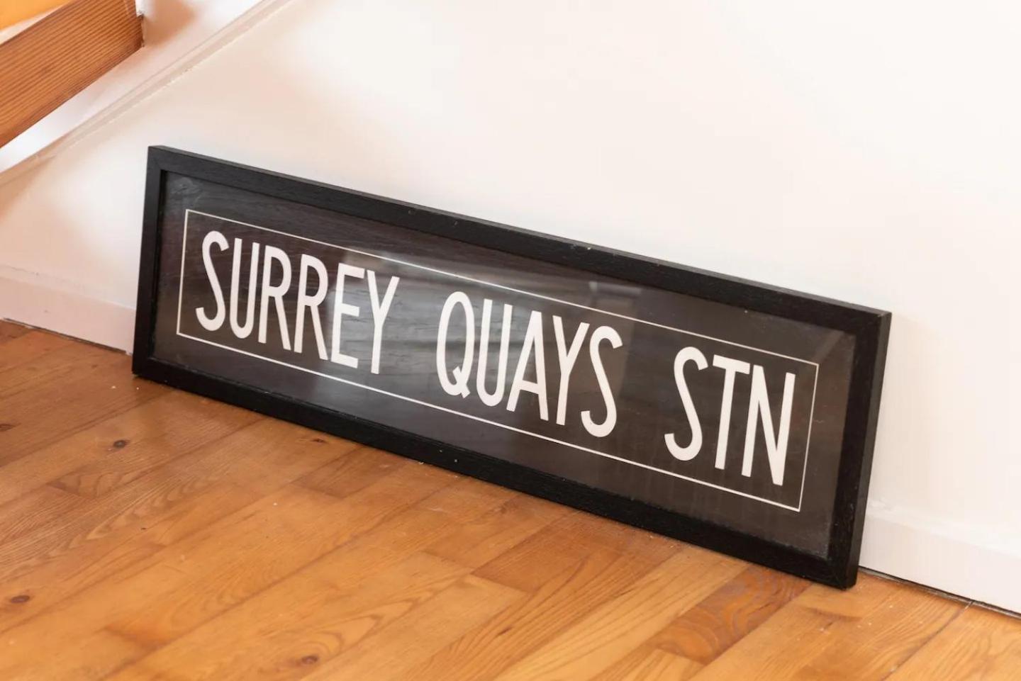 Sunny Maisonette With Views Over Canary Wharf, Апартаменты *
